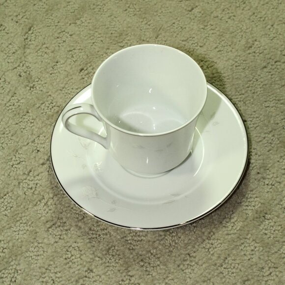 Vintage Celebrity Fine China Bridal Rose Tea Coffee Footed Cup & Saucer Set - Picture 1 of 8